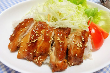 画像：照り焼きチキン丼